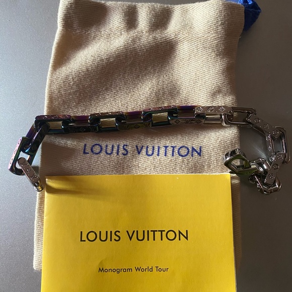 LV Monogram Chain Bracelet - Picture 3 of 3